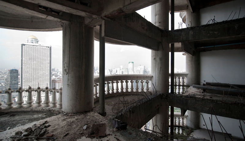 Illustration for article titled The Stark Beauty Of The World's Tallest Unoccupied Buildings